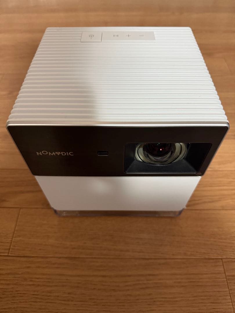 NOMADIC E1000 プロジェクター本体