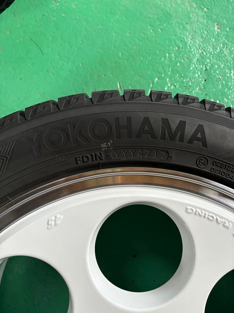 希少 O.Z RACING 225/50R18 スタッドレスタイヤセット