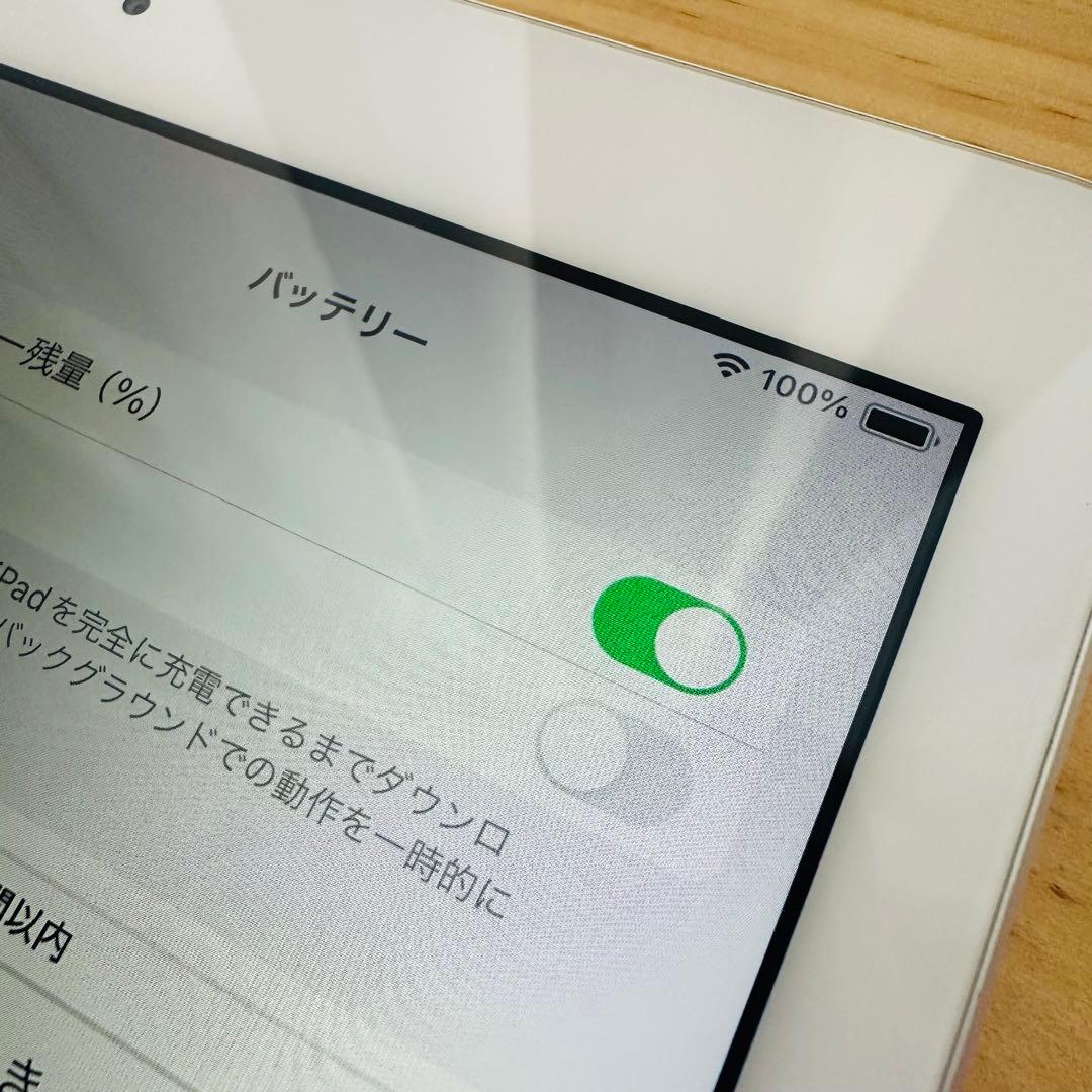 液晶無傷♪ iPad 6th 第六世代 32GB WIFI 新品キーボード付き♪