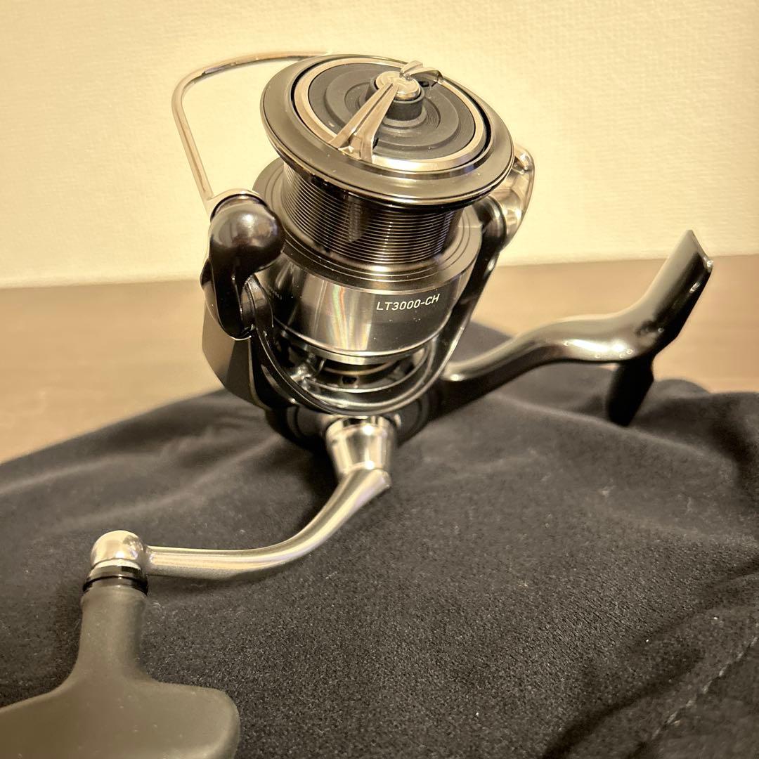 美品 24セルテート LT3000-CH ダイワ　スピニングリール
