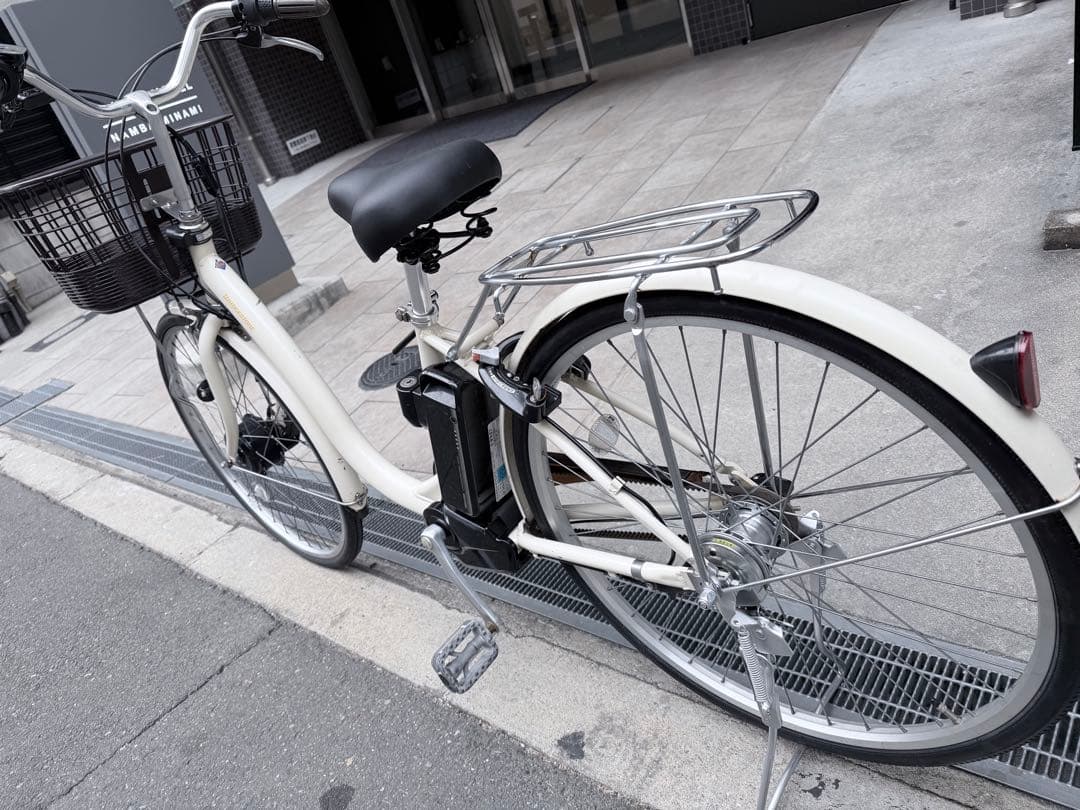 大阪府　ブリヂストン　ホワイト 電動アシスト自転車 シティタイプ