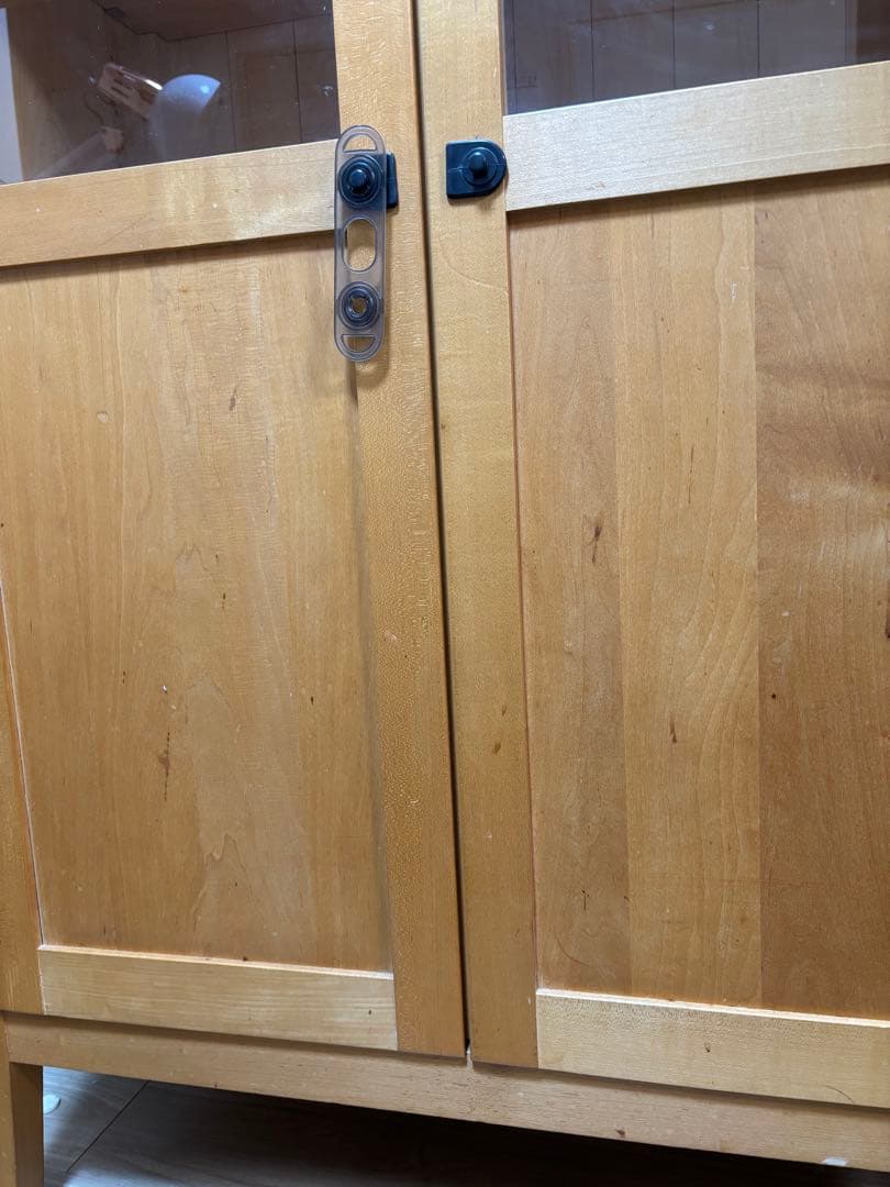 注)お取り置き中です 北の住まい設計社　 メープル木製ガラス扉キャビネット