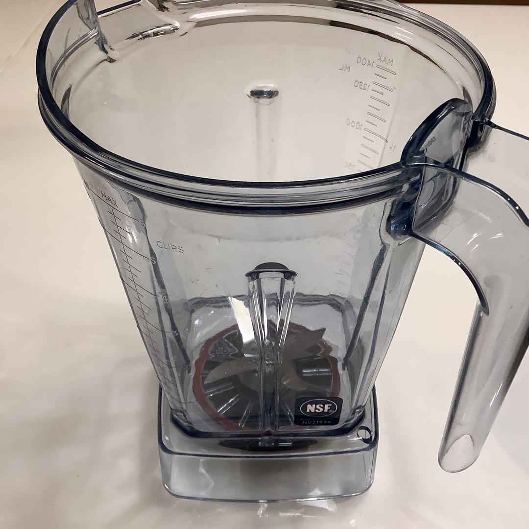 Vitamix ホワイトブレンダー　MODEL VM0111