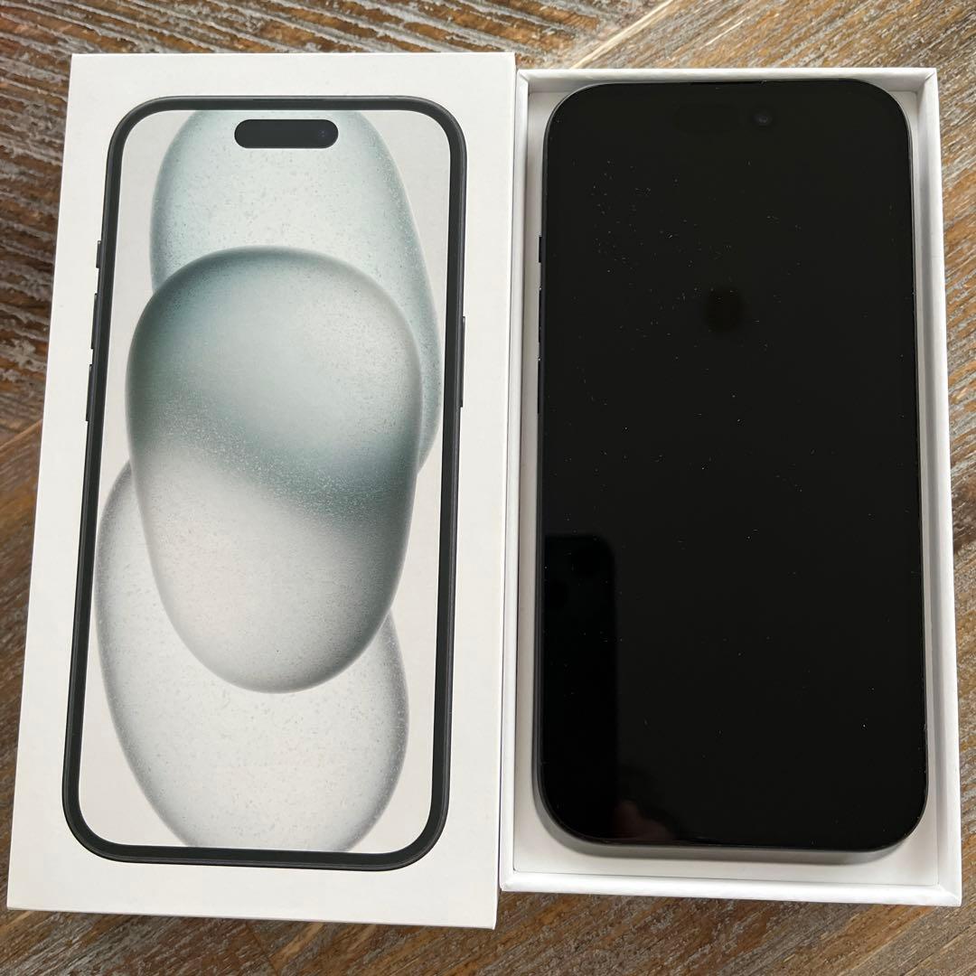 iPhone15 SIMフリー 本体/充電ケーブル 128GB