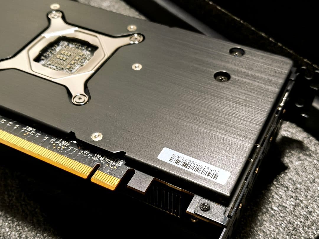 玄人志向 RX7800XT