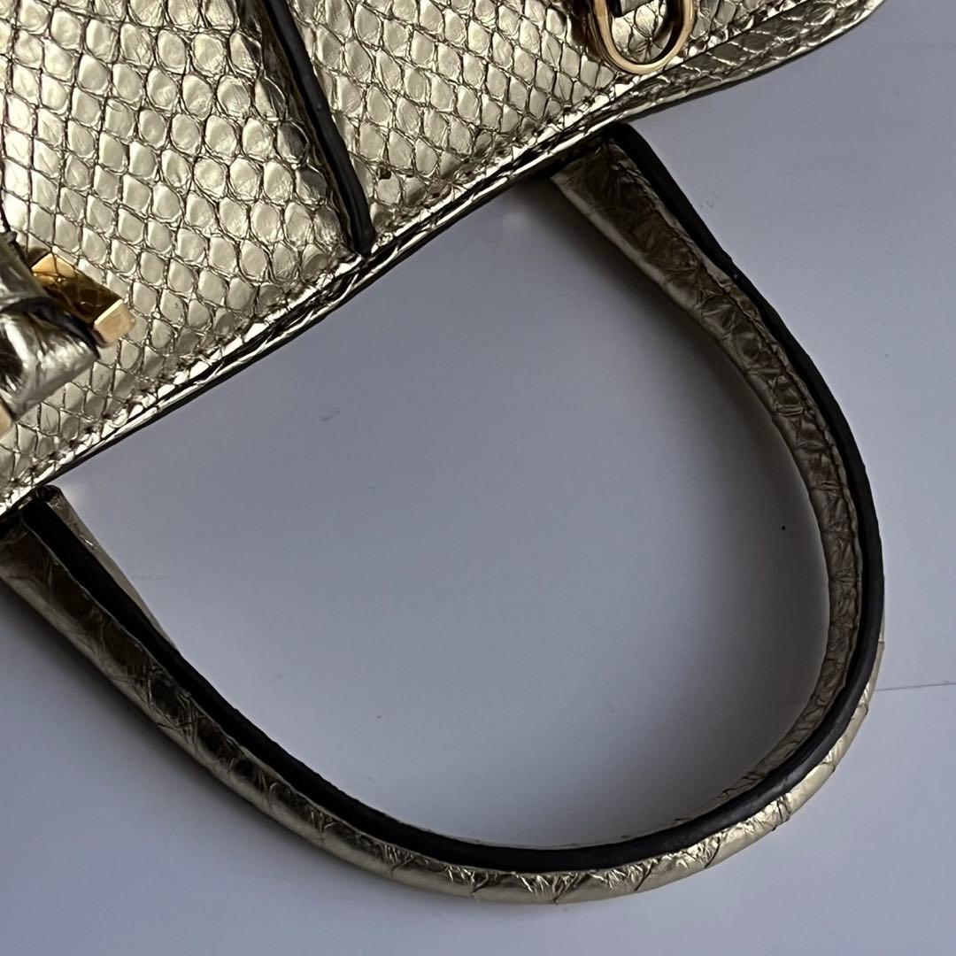 ✨未使用級✨　TOD’S D キューブ　　ハンドバッグ　レザー　ゴールド