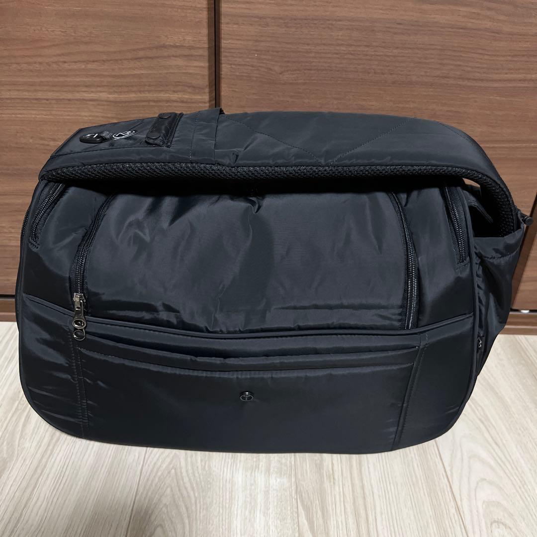 ssoook スリングバッグ 黒 左 Mサイズ