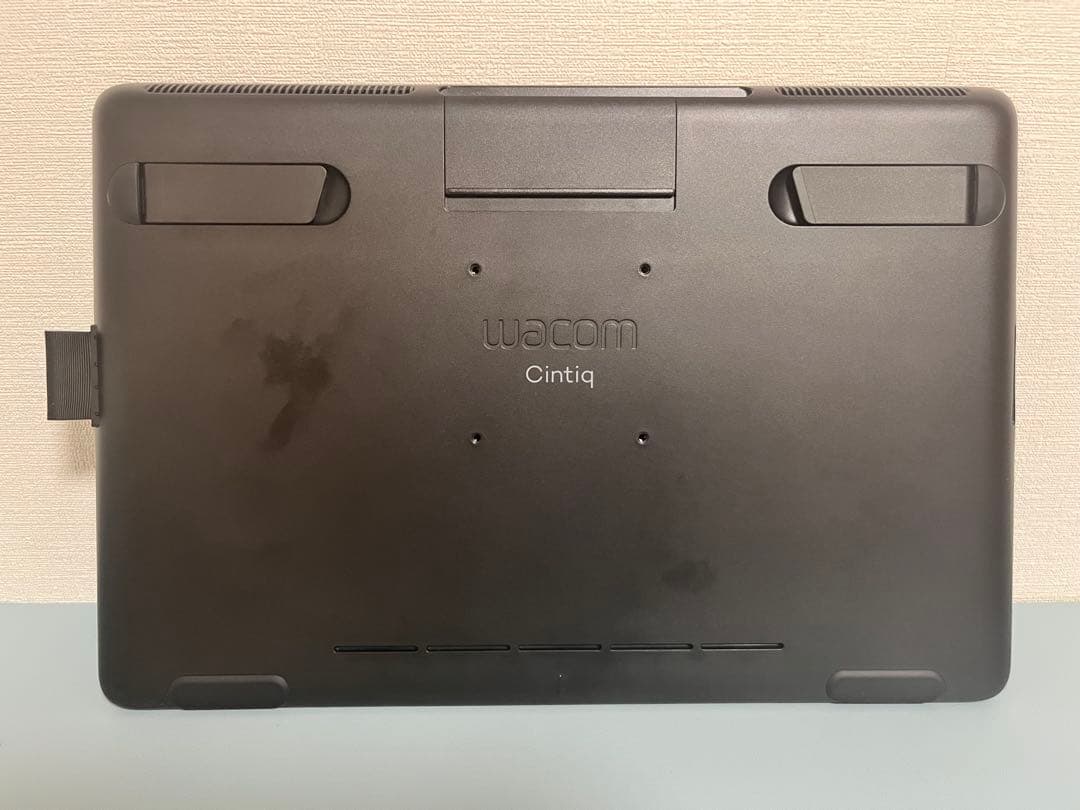 液タブ・ペンタブ Wacom Cintiq 16 FHD DTK1660