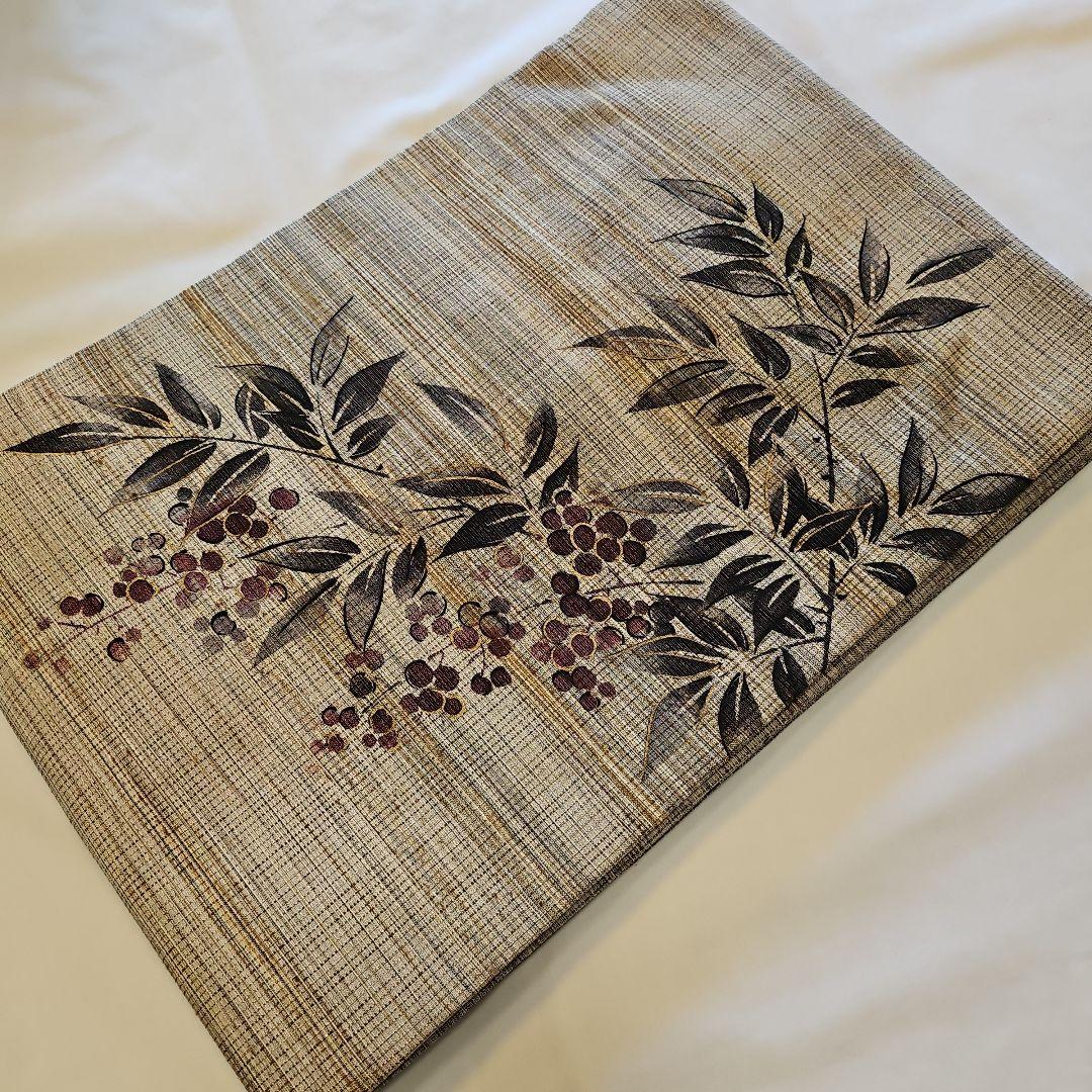 名古屋帯☆葉と赤紫の実☆正絹☆お太鼓柄☆美品☆袷☆仕立て上がり