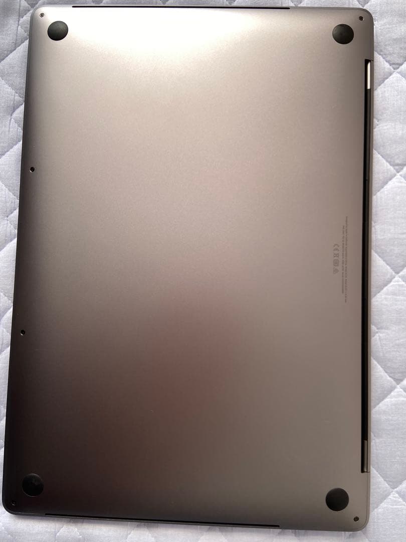 MacBookPro 16 2019 16GB 1TB　傷アリ
