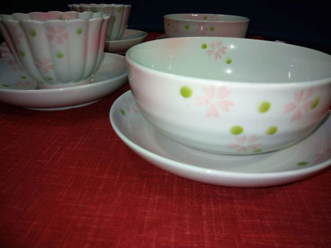 ♣素敵な桜【おもてなし】⬛有田焼・一峰・三峰窯の春桜柄輪花皿・長皿⬛２組４皿