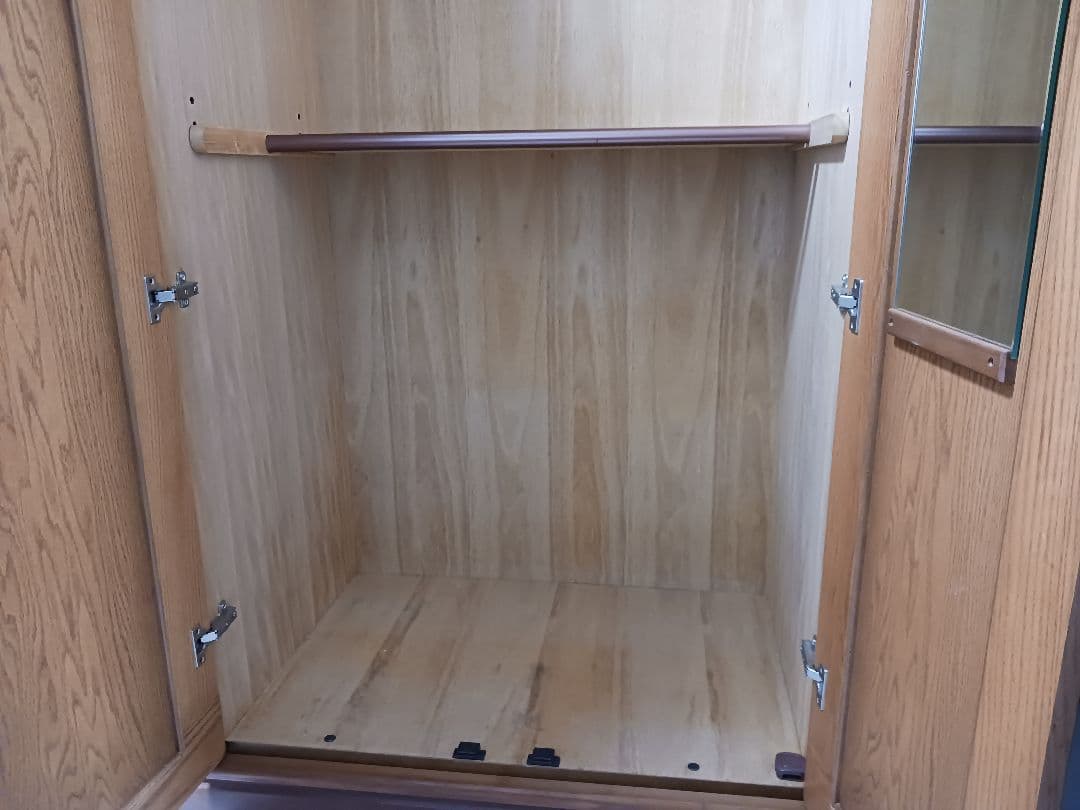 【美品】3ドア木製タンス ブラウン