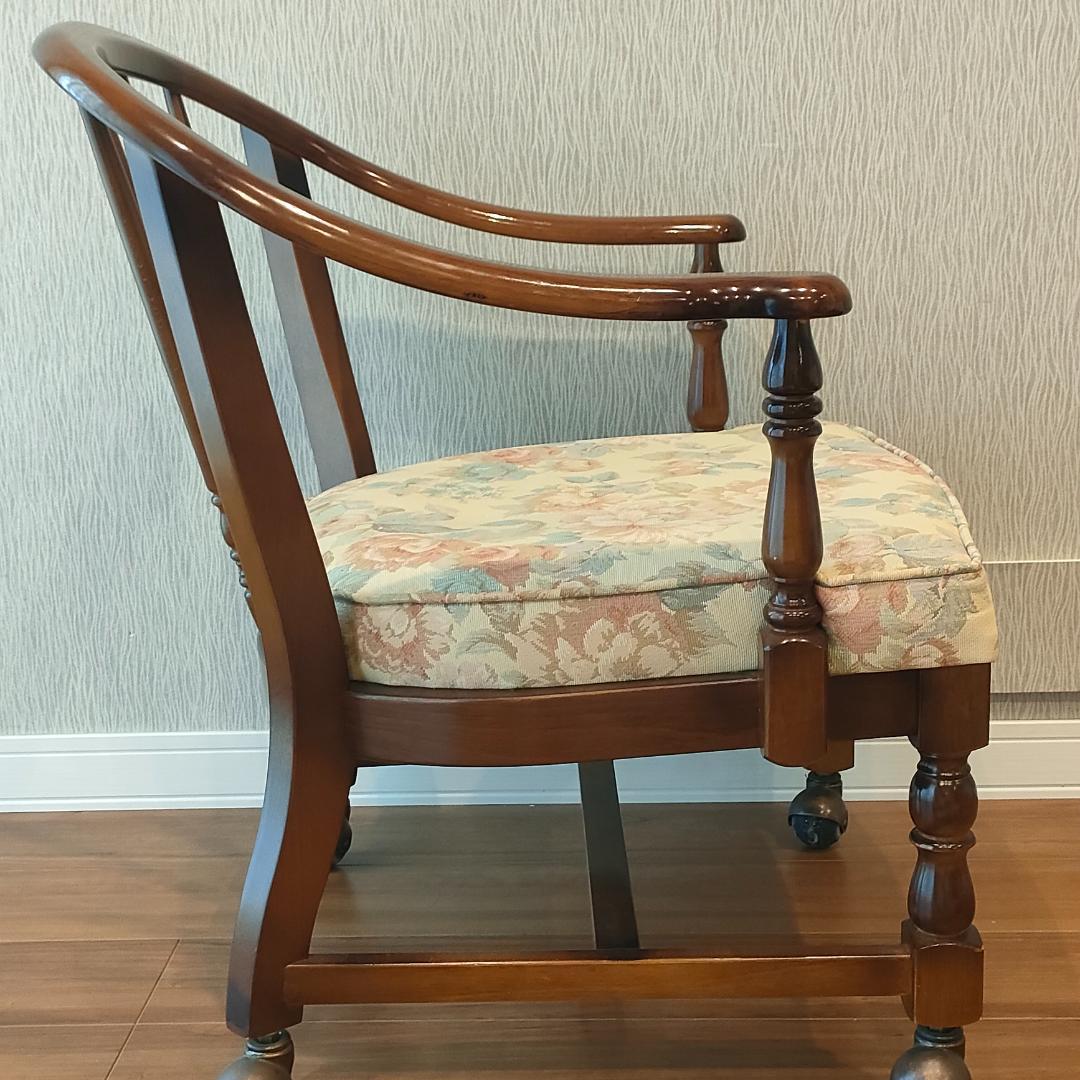 カリモク　コロニアル　アームチェア　クッション　キャスター付き②