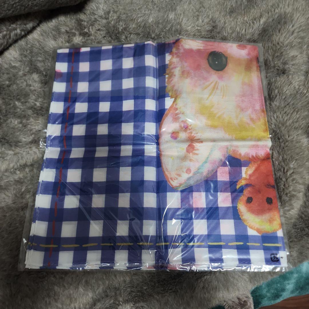 KITTY WITH WINE STAINS ハンカチ