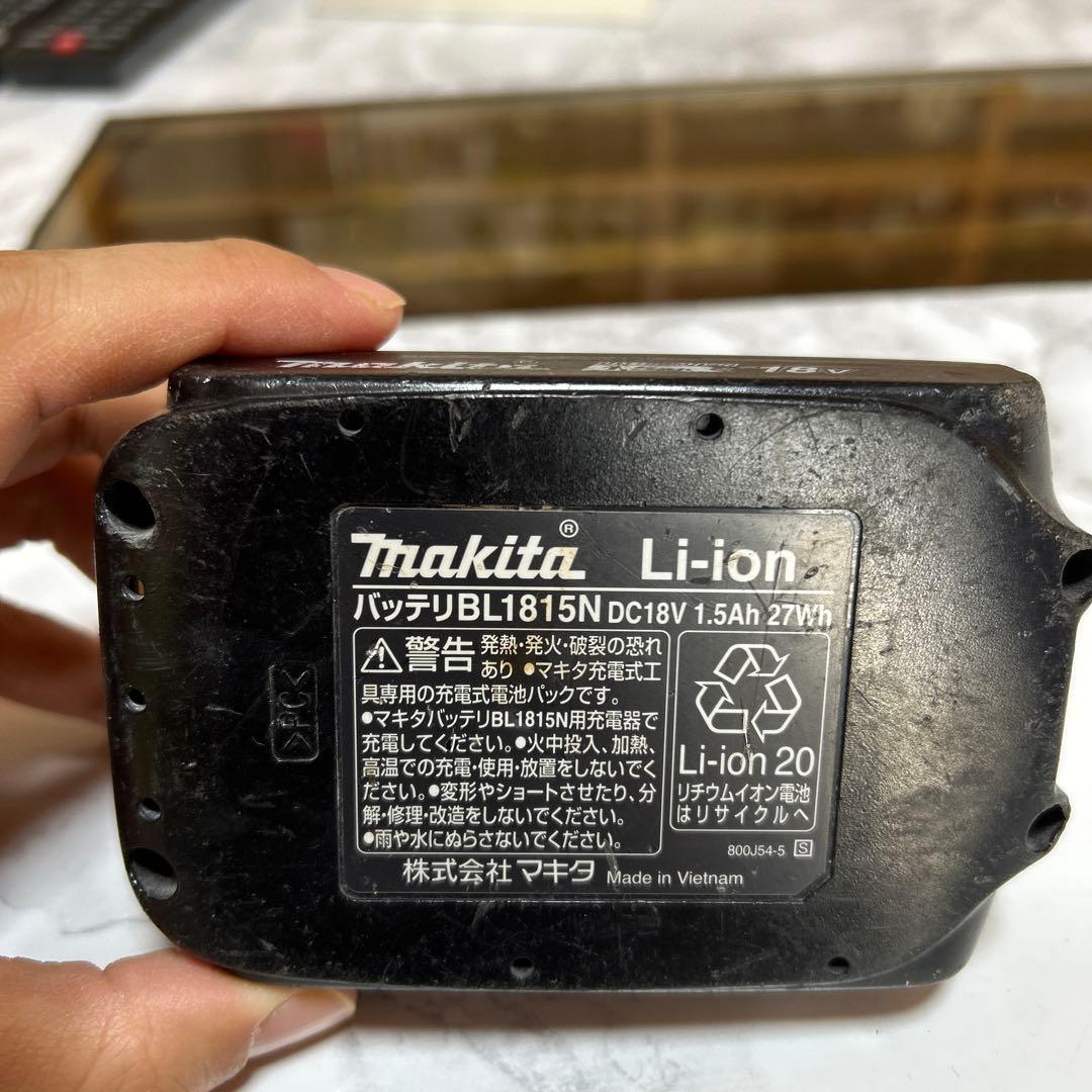 Makita MUH407D 芝刈り機 18V 充電器付き　バッテリーおまけ付き