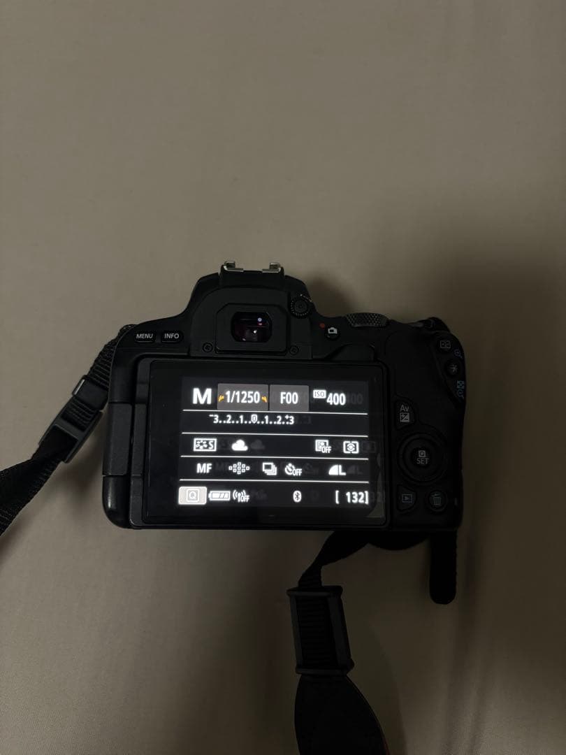 【最安値‼️】Canon EOS Kiss X9 デジタル一眼レフ　本体のみ