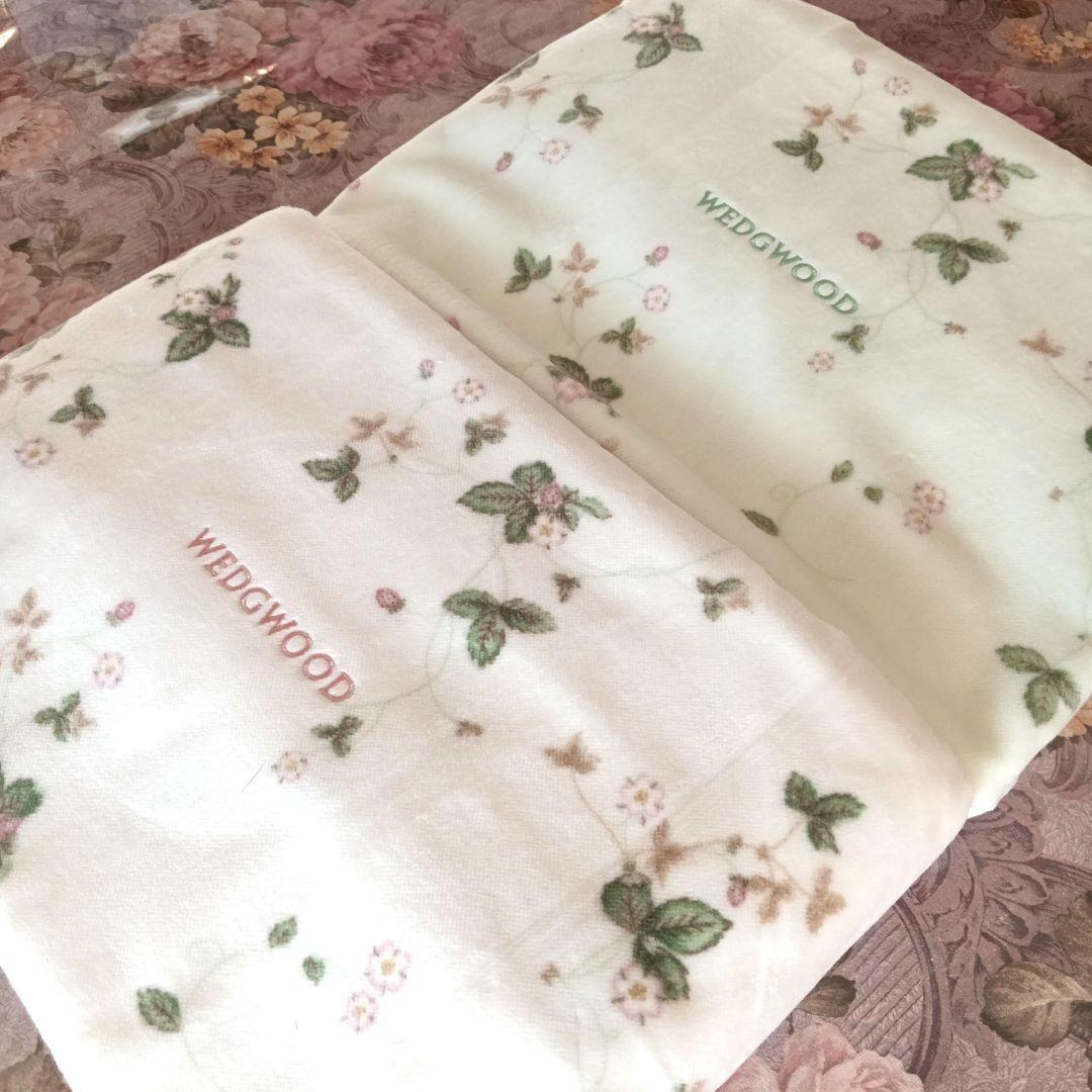 タイムSALE⚠️ウエッジウッド　ワイルドストロベリー　綿毛布ペア⚠️箱無し発送