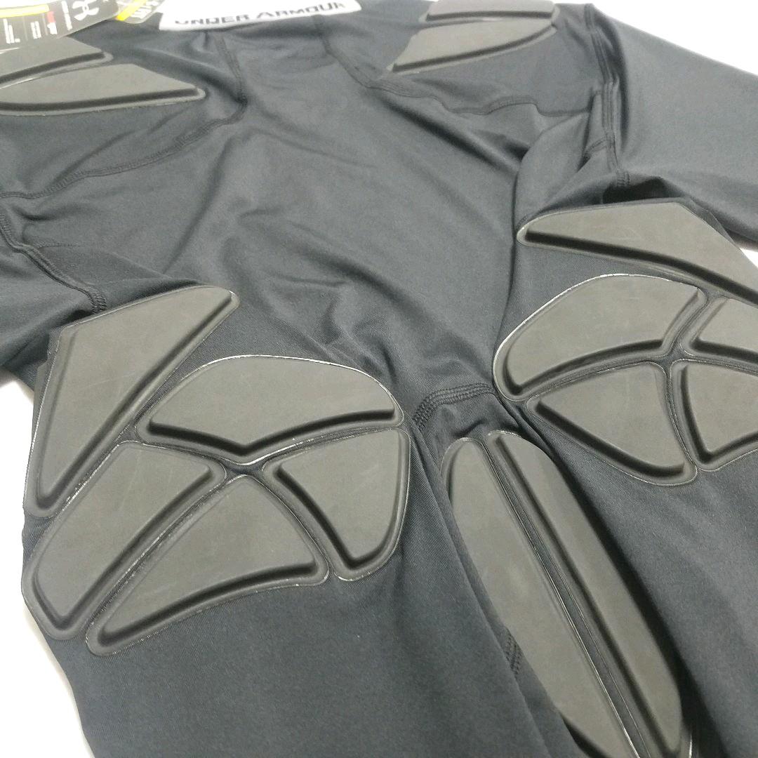 【国内未販売モデル・タグ付き新品‼】アンダーアーマー　パッド付　アメフト　シャツ