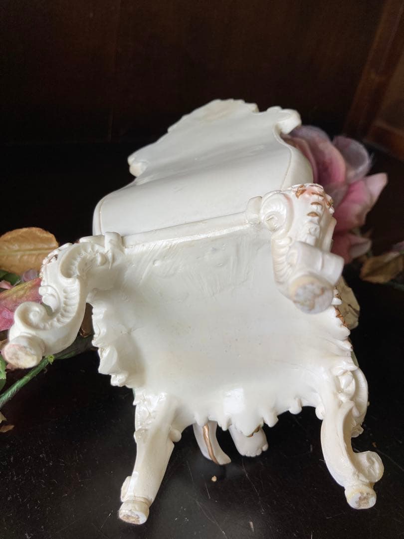 『イタリア製』ロココ椅子とラッパの天使イタリアンエンジェル艶と薔薇の装飾美しい