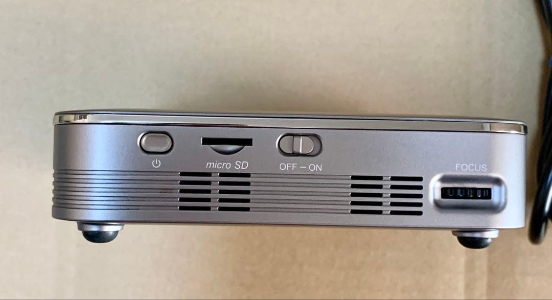 キャノン　CANON C-13W ミニプロジェクター