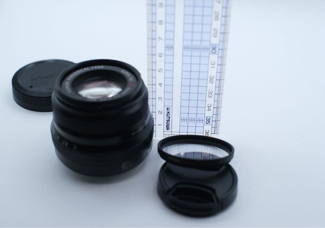 富士FUJIFILMフイルム XF 35mm F2 R WR 防塵防滴耐低温