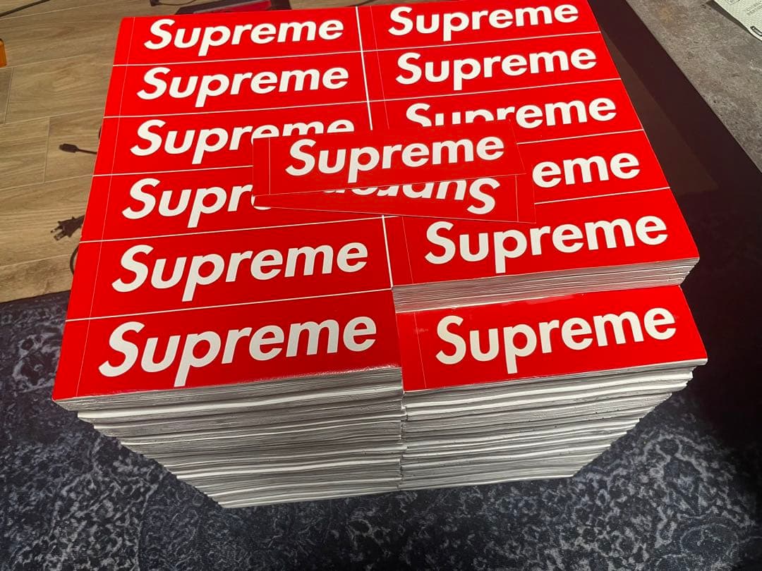 supreme サイドテーブル