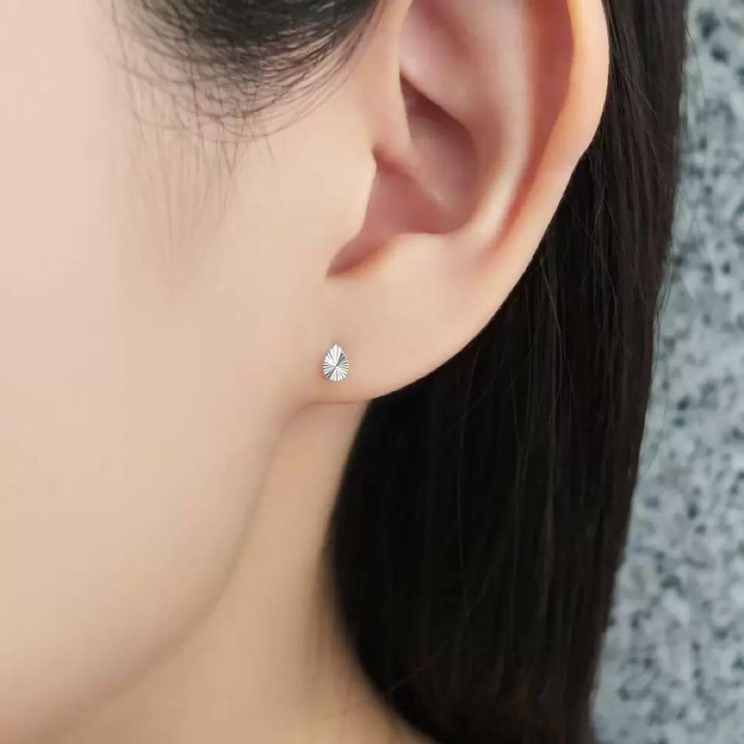 [ セカンドピアス] Ptシズクキラキラカットピアス