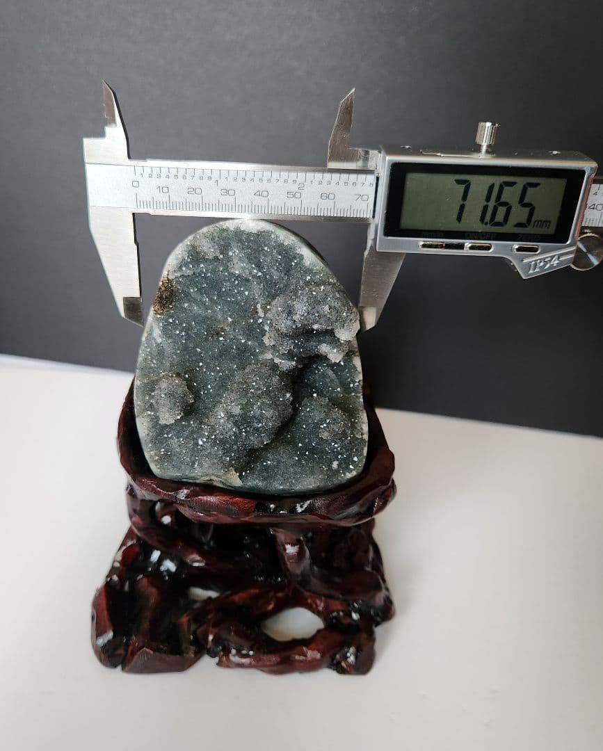 珍しい グリーン アメジストクラスター 置物 天然石 木台座付き