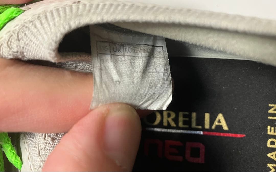 モレリアネオ4β トレーニングシューズ ターフ用 ホワイト/グリーン27.5