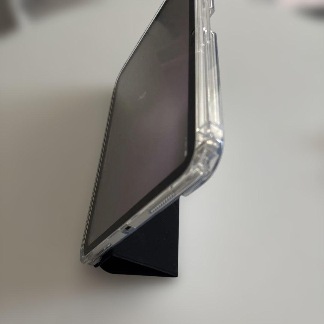 iPad 第10世代 Wi-Fi64GB シルバー （ケース付き）