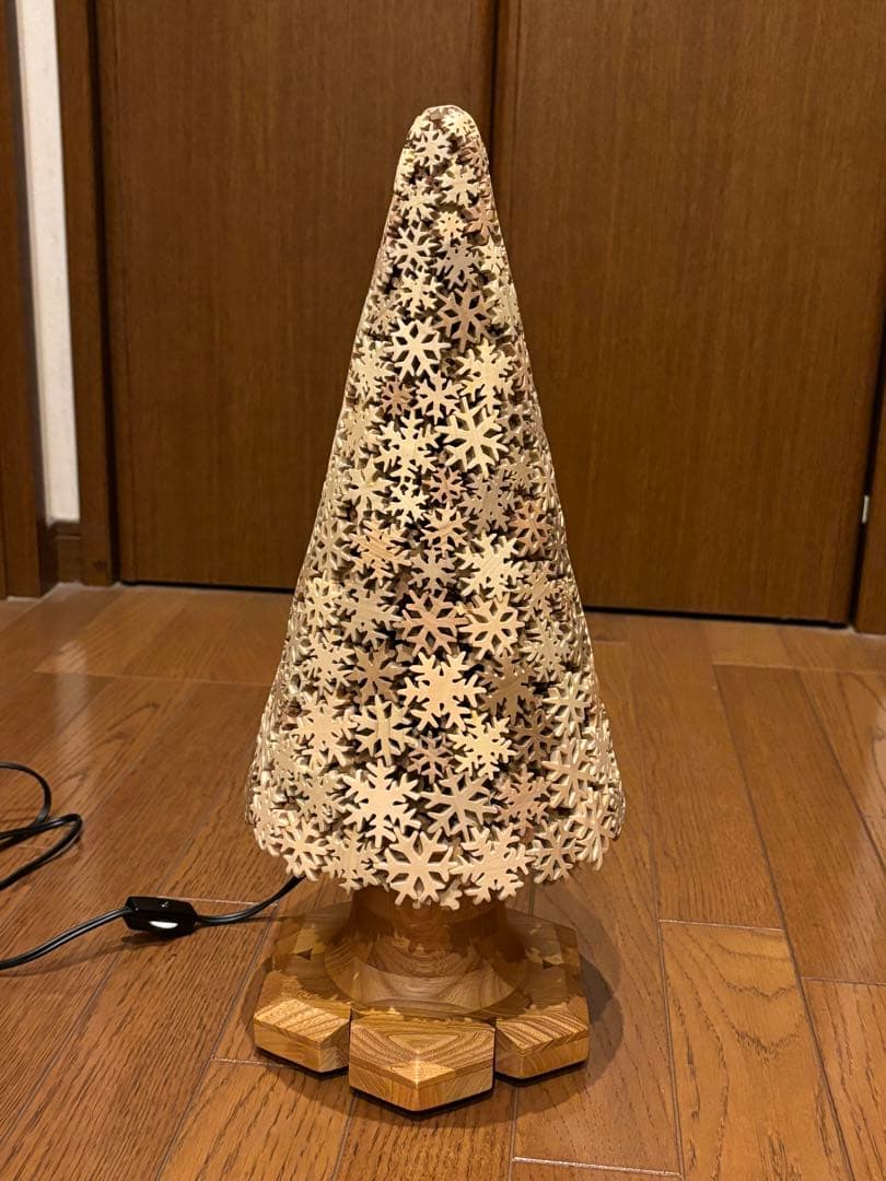 木の行燈 ランプ 雪の結晶模様 六角形ベース クリスマスツリー型