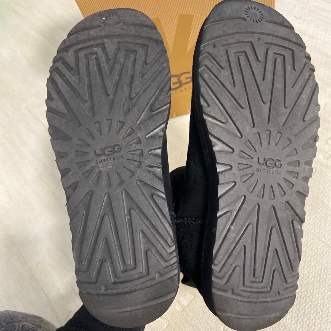 UGG ブラック クラシックミニ　25センチ　38