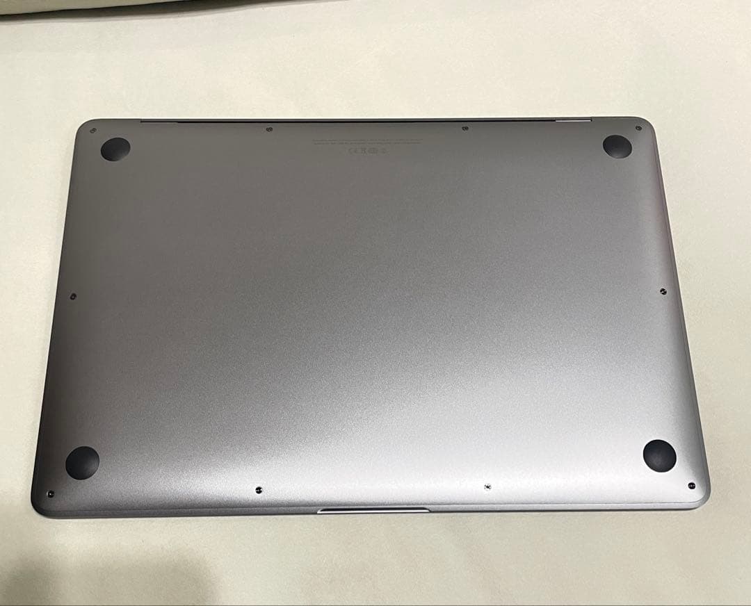 Apple MacBookAir M1 13インチ　99%バッテリ美品液晶線有