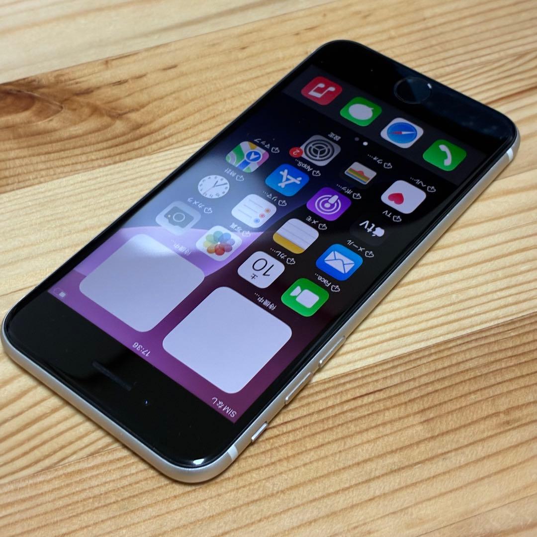 s*☆様 バッテリー新品　iPhoneSE第3世代64GB SIMフリー　美品