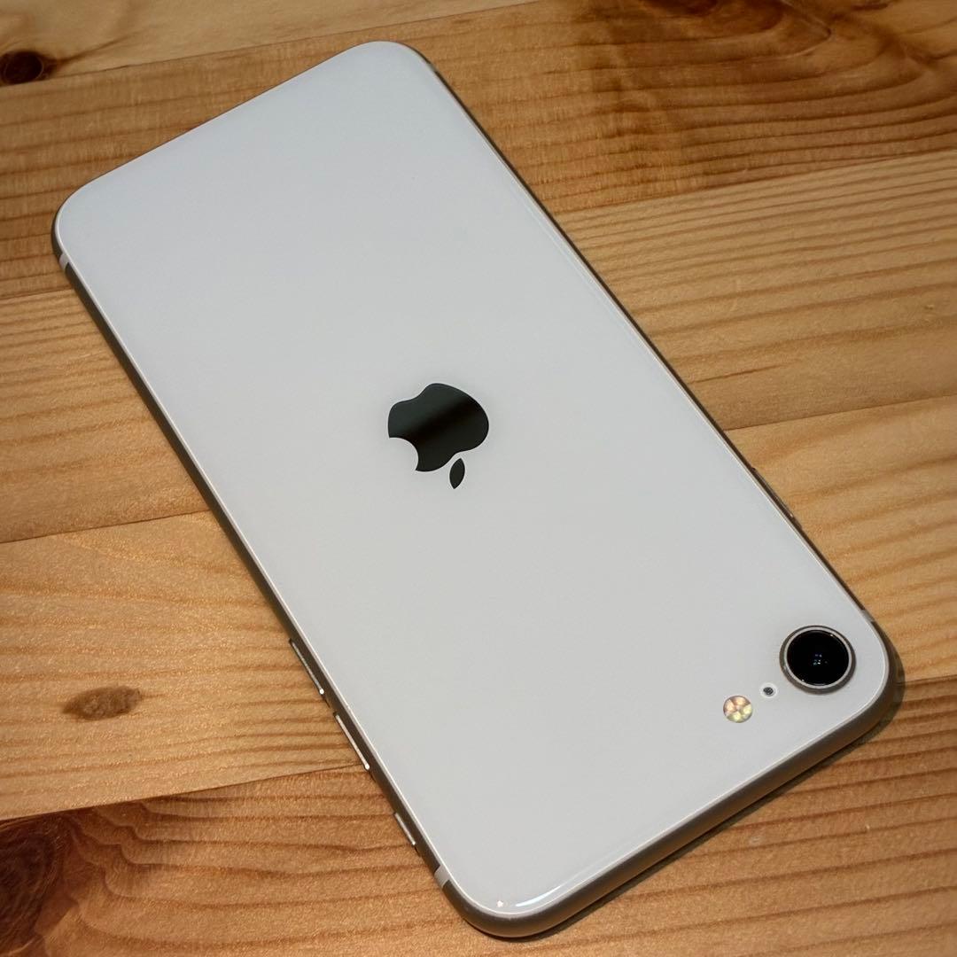 s*☆様 バッテリー新品　iPhoneSE第3世代64GB SIMフリー　美品