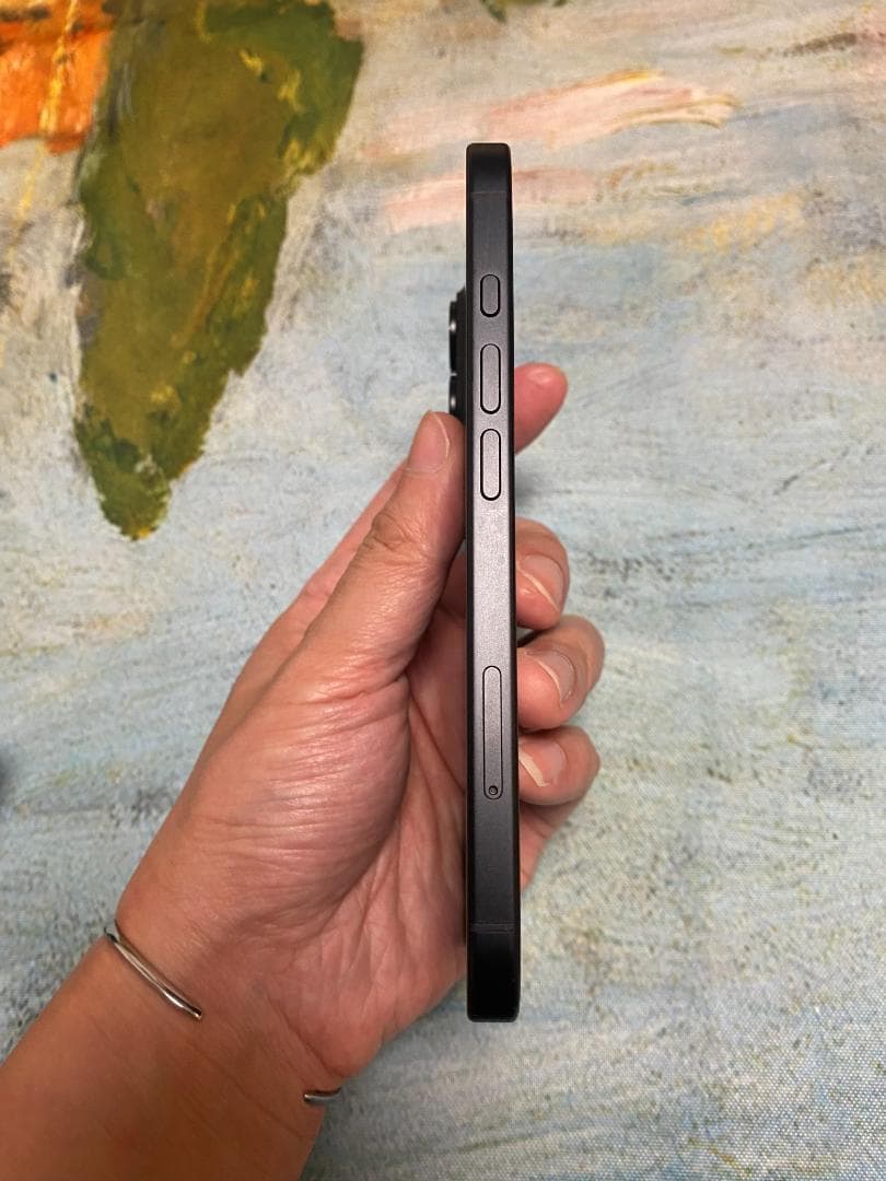 美品 iPhone 16 128G ブラック SIMフリー