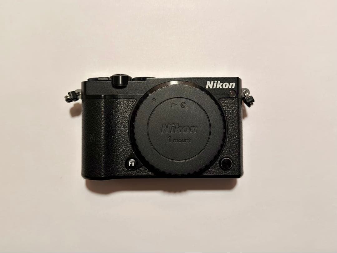 Nikon 1 J5 + 1 Nikkorレンズ3本+おまけ付き