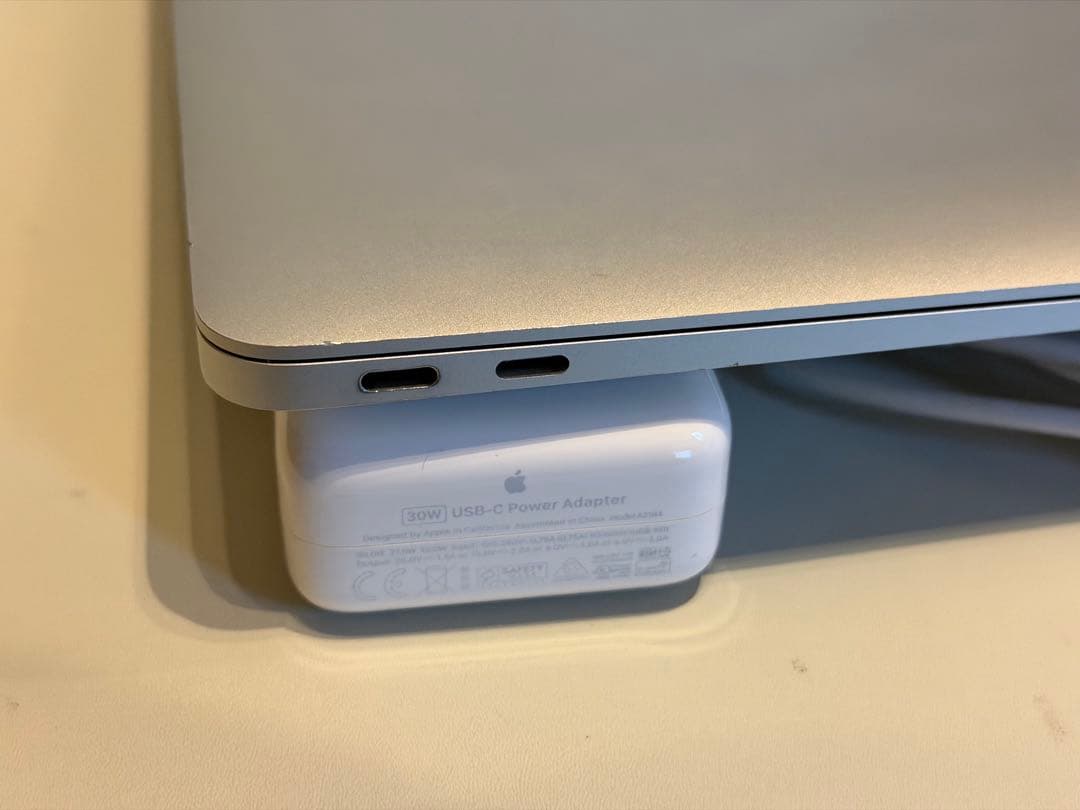 Apple MacBook Air (M1, 2020) シルバー JIS