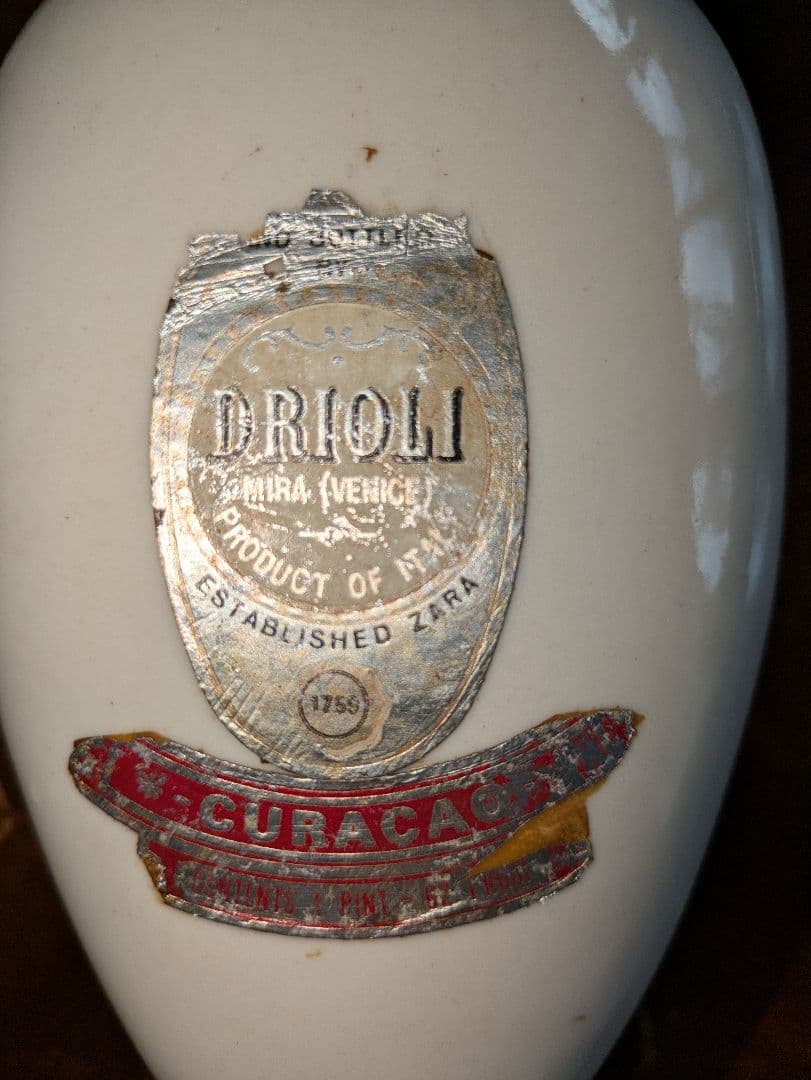 DRIOLI 陶器製エッチングボトル入りリキュール