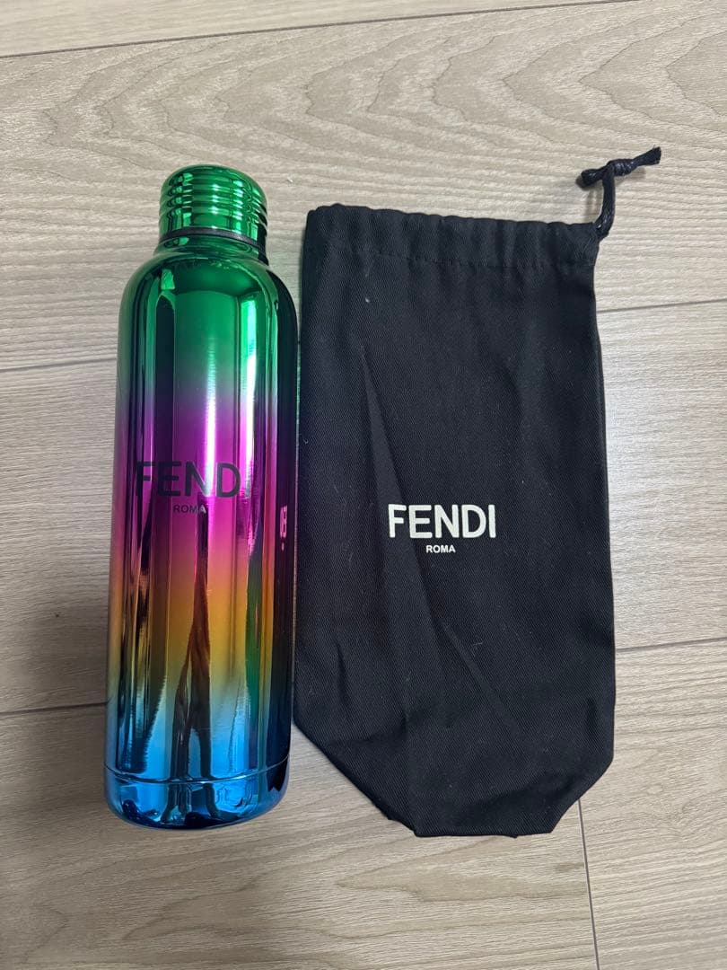 新品未使用　非売品FENDI グラデーション水筒