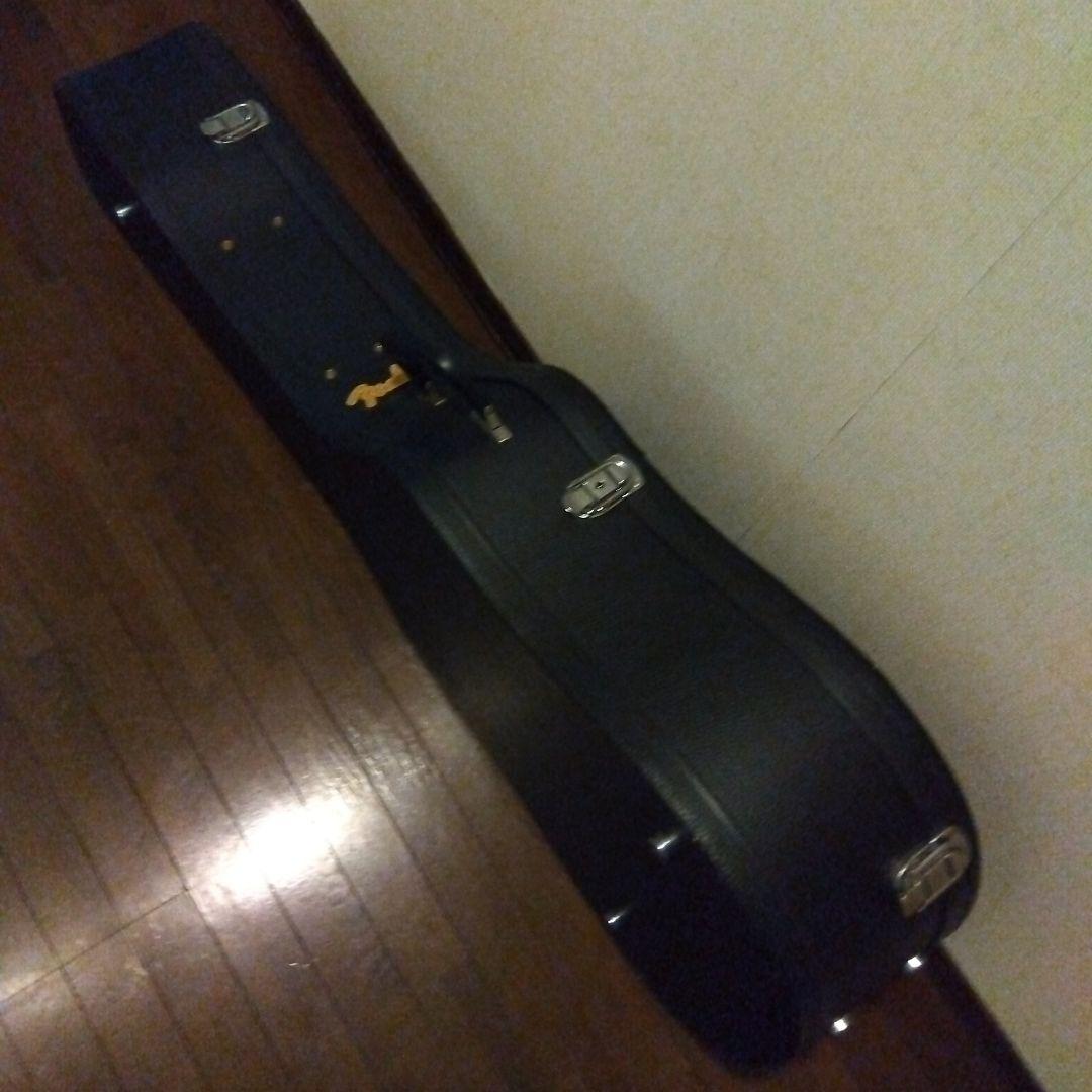 Fender　GDC200 エレアコ　サイドバックの木目がカッコいいギターです。