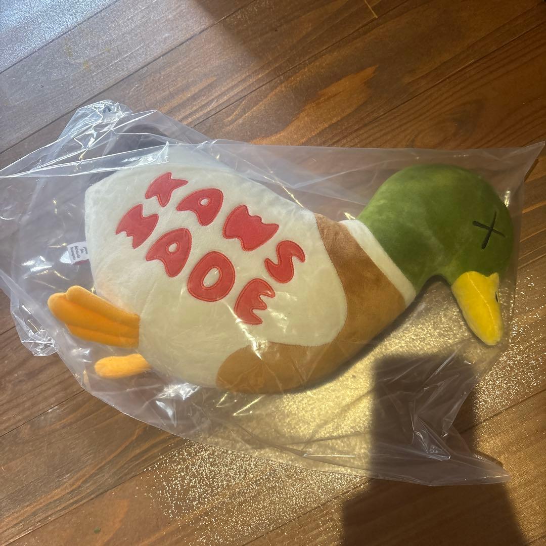 新品humanmade kaws ダックぬいぐるみ