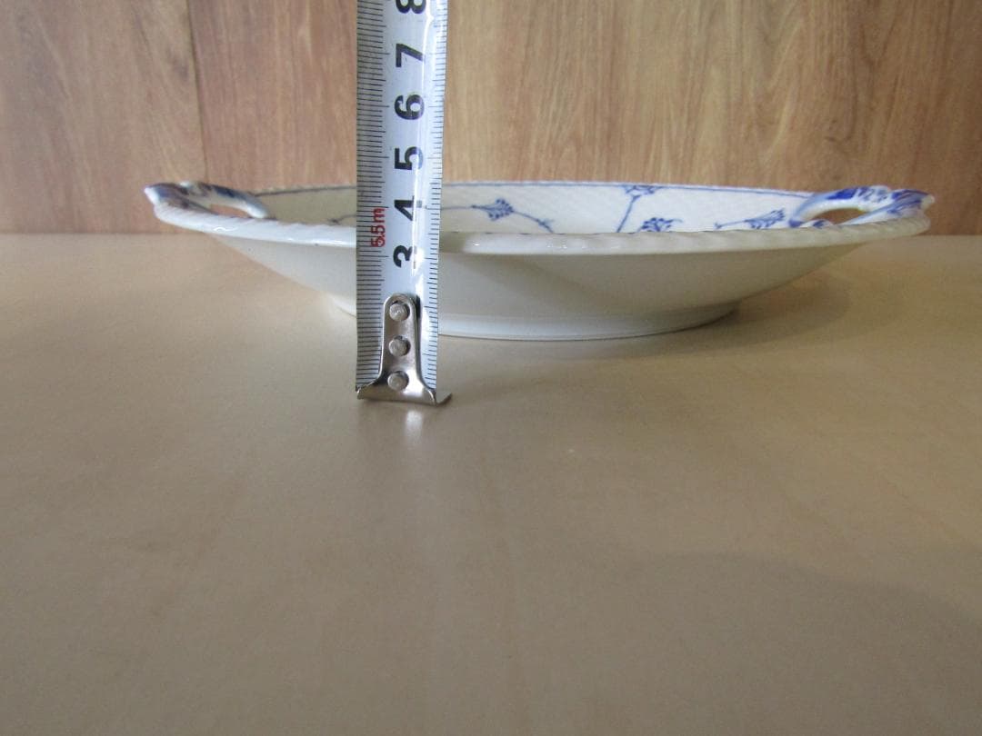 ロイヤルコペンハーゲン　Bing & Grøndahl 青い花柄皿 　希少品