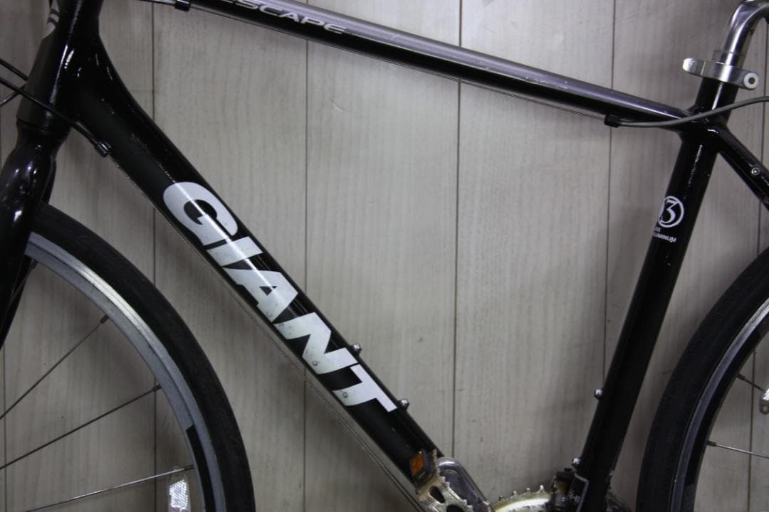 GIANT ESCAPE R3 700C 24速 500mm GREY色 クロス