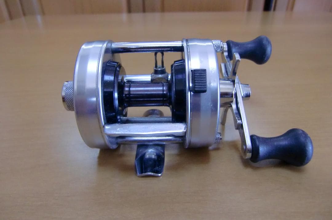 ABU Ambassadeur 2500C アブ アンバサダー ブロンズプレート