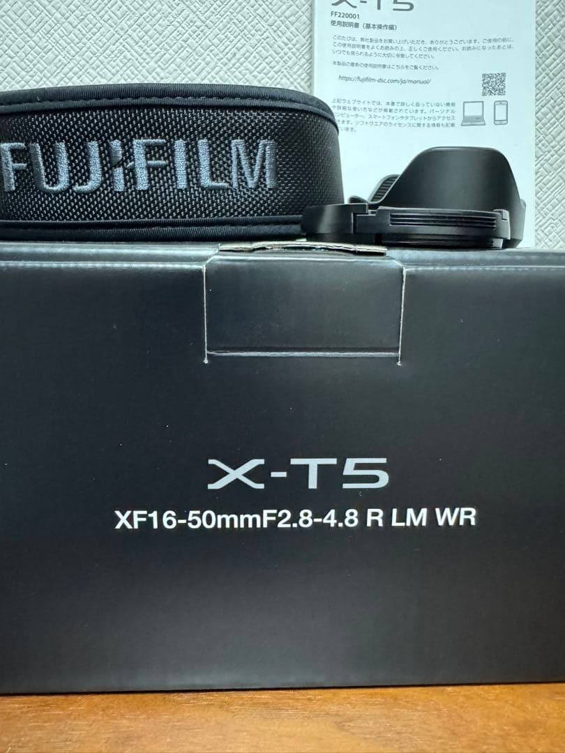 富士フィルム XT5 XF16-50mmレンズキット ブラック