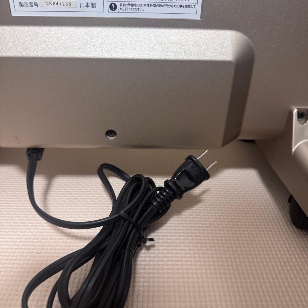 美品　遠赤外線暖房器 サンルミエ エクセラ7 N700L-GR