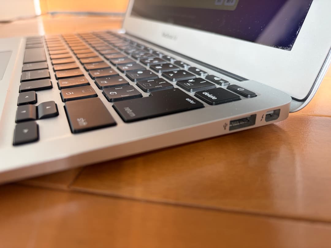 MacBook Air 11inch 2015年 4GB 128GB