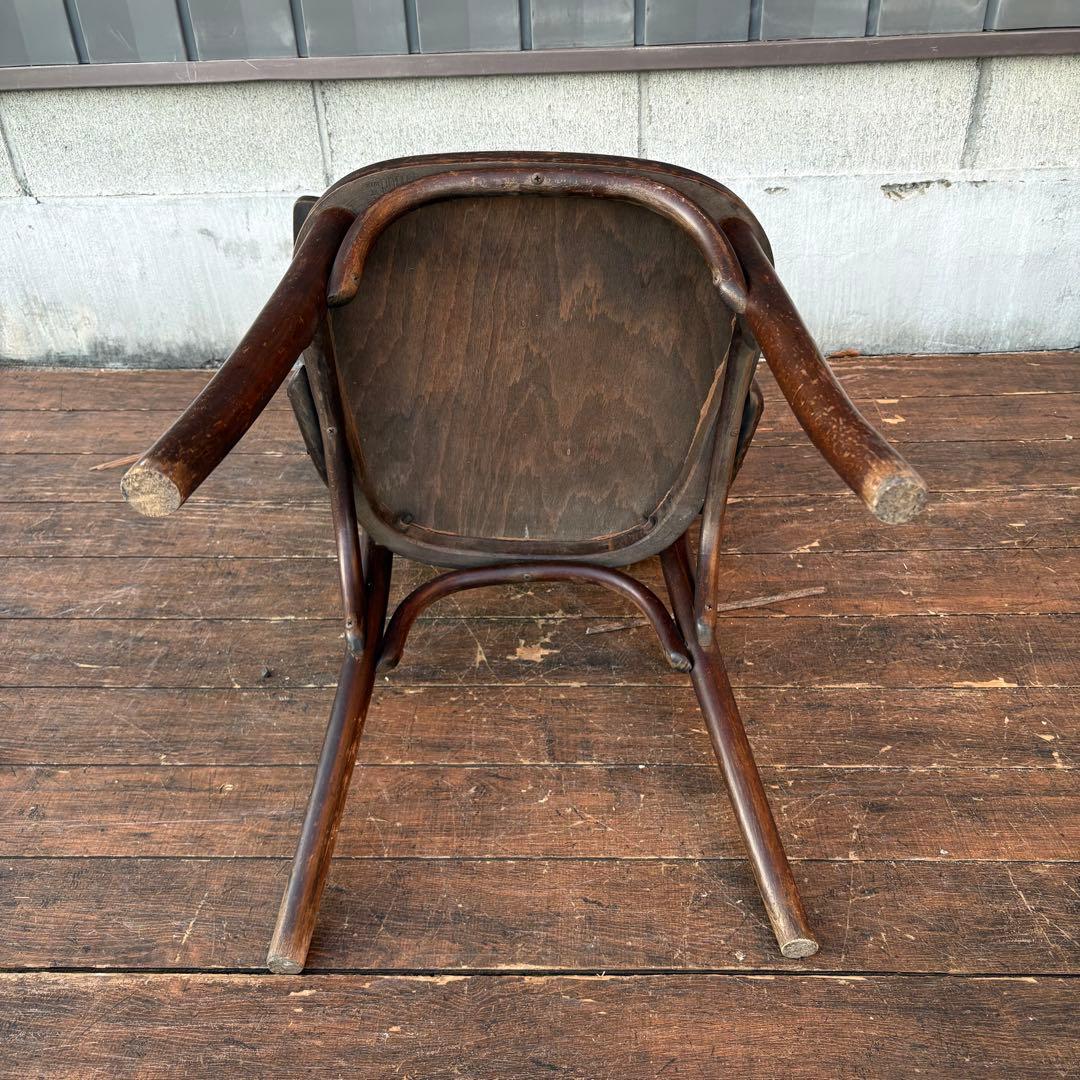 ①ルーマニア製 ヴィンテージ ベントウッドチェア アームチェア 曲木椅子 カフェ