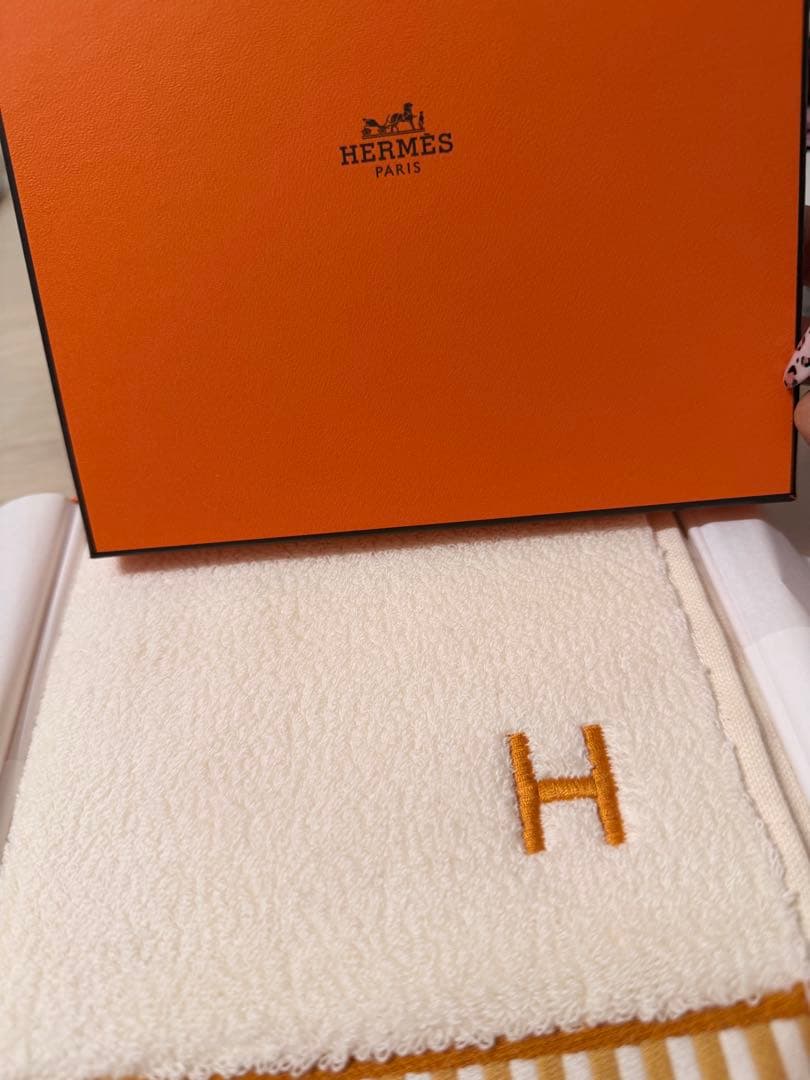 HERMES Hロゴ刺繍 ハンカチ